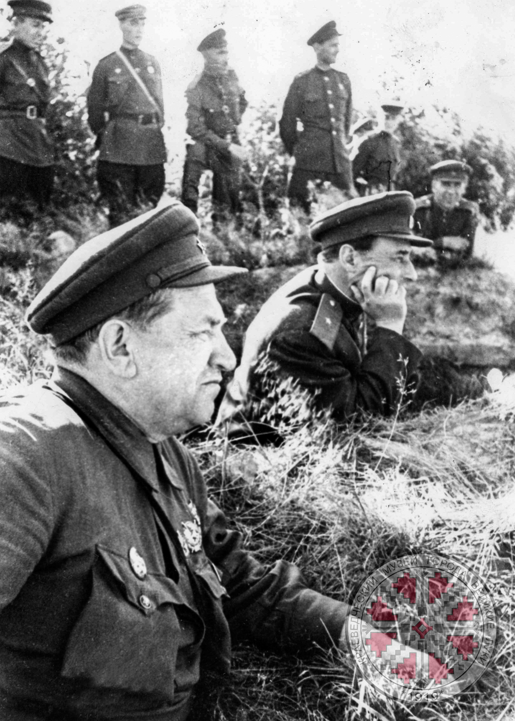 3      НВ 3373 дробь 25- Ставский наблюдает за стрельбой снайперов- 1943 г-